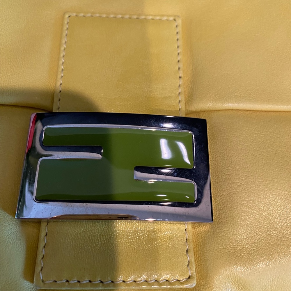 FENDI BAGUETTE NWT VINTAGE YELLOW LEATHER FENDI SERIAL NUMBER SILVER PACKET - Picture 12 of 16